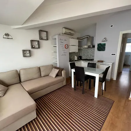Apartment Silenzioso Loft A Due Passi Dal Viale