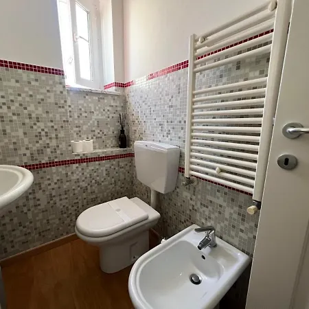 Silenzioso Loft A Due Passi Dal Viale شقة كونيو